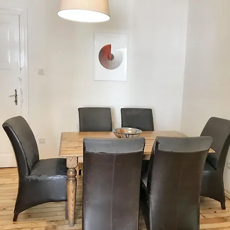 Charming 100m² Lejlighed